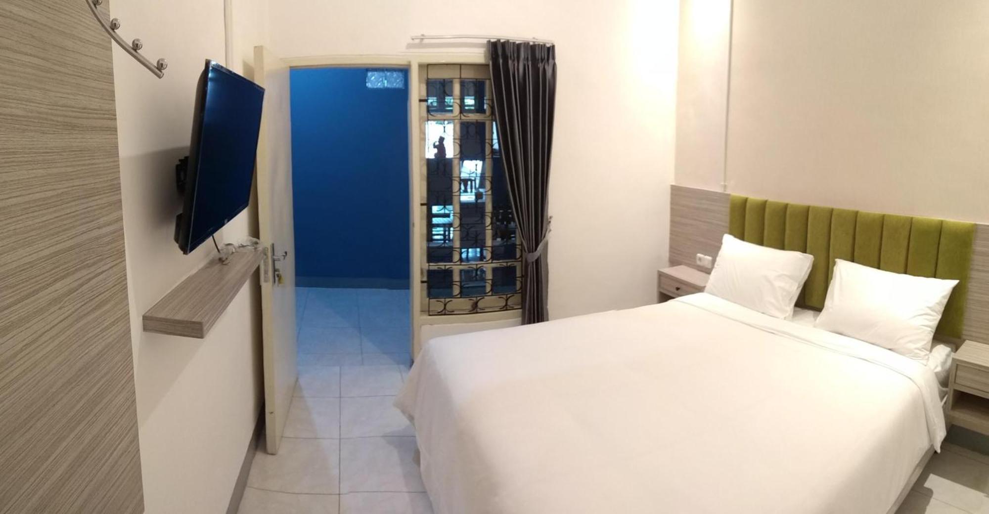 Kokonut Guesthouse Surabaya Eksteriør billede